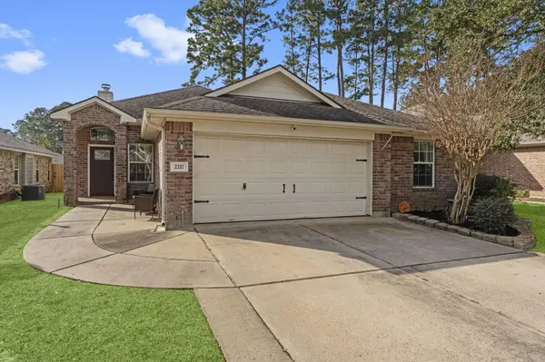 2217 Valley View XING, Conroe, TX 77304