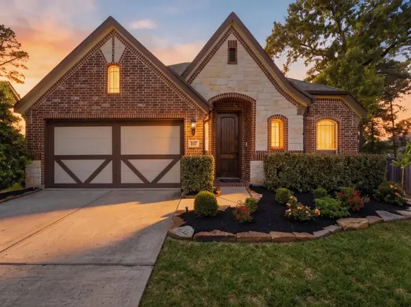 107 Brighton Woods CT, Conroe, TX 77318