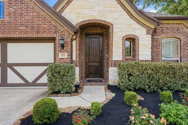 107 Brighton Woods CT, Conroe, TX 77318