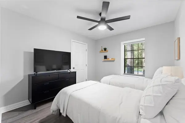 17 S Greenbud CT, The Woodlands, TX 77380