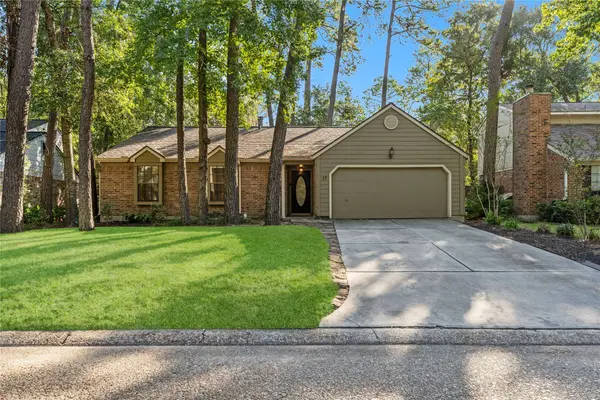 17 S Greenbud CT, The Woodlands, TX 77380