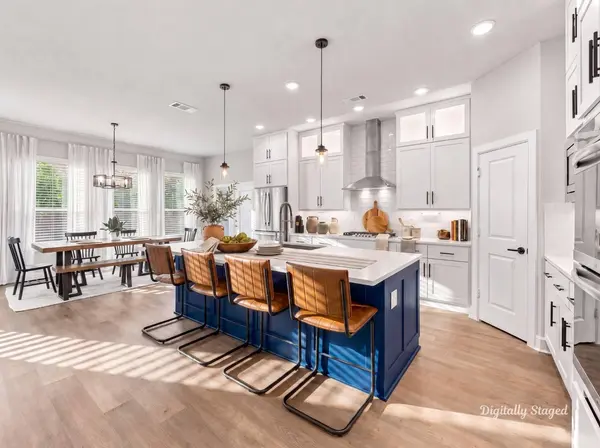 522 Kingston LN, Shenandoah, TX 77384