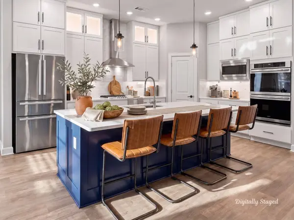 522 Kingston LN, Shenandoah, TX 77384