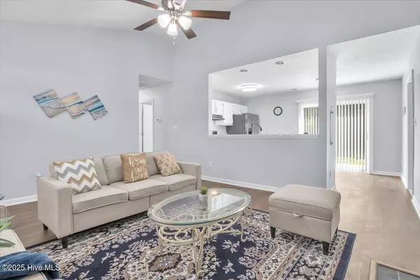 235 Zachary LN, Hubert, NC 28539