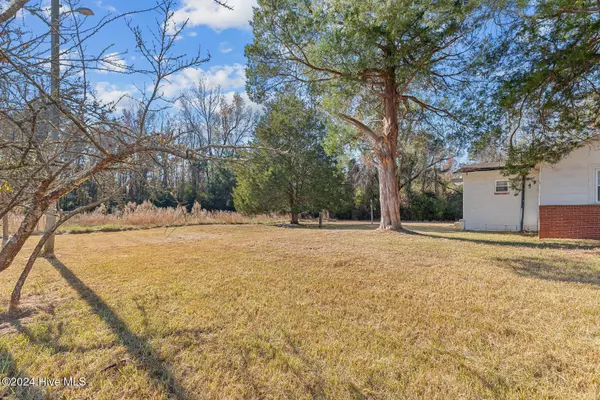 9626 Nc Highway 50, Maple Hill, NC 28454