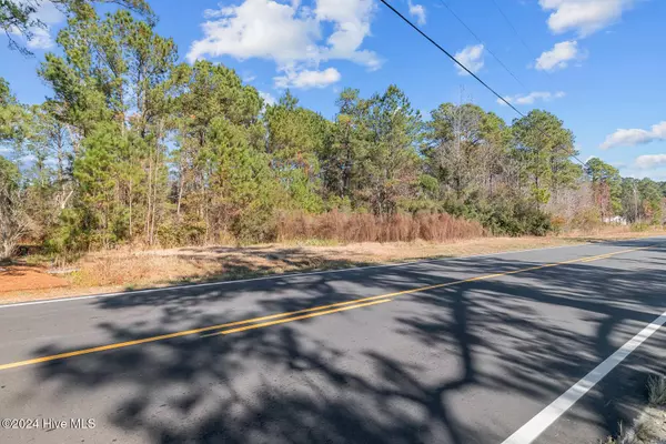 9626 Nc Highway 50, Maple Hill, NC 28454