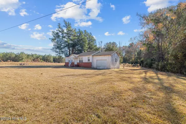 9626 Nc Highway 50, Maple Hill, NC 28454