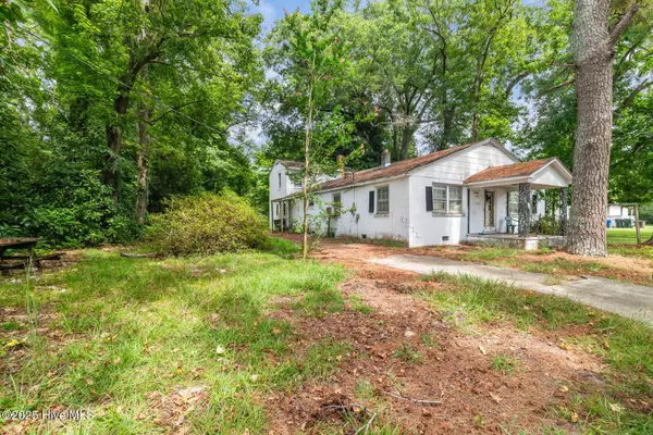 4424 W Moore ST, Farmville, NC 27828