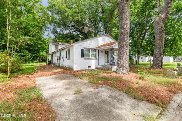 4424 W Moore ST, Farmville, NC 27828