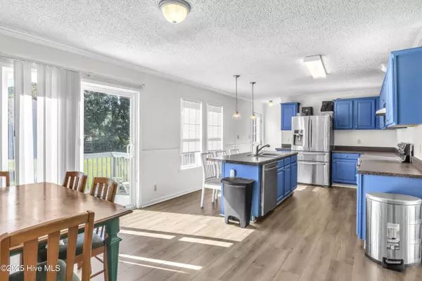 208 Shipmans PIKE, Jacksonville, NC 28546