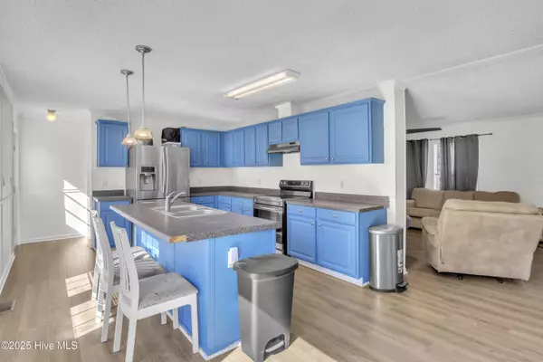 208 Shipmans PIKE, Jacksonville, NC 28546