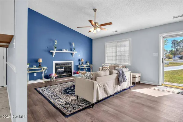 608 Calabash DR, Hubert, NC 28539