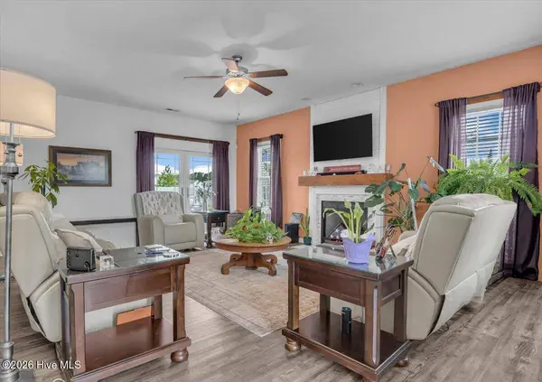 121 Buckhaven DR, Richlands, NC 28574