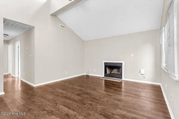 2039 Foxhorn RD, Jacksonville, NC 28546
