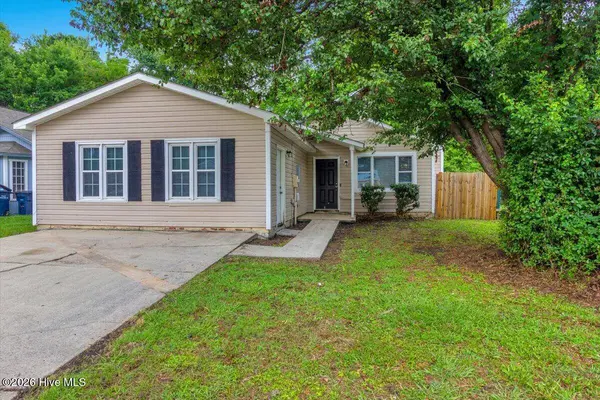2039 Foxhorn RD, Jacksonville, NC 28546