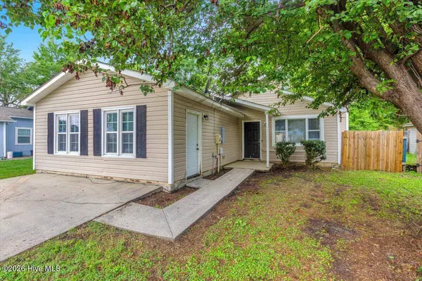 2039 Foxhorn RD, Jacksonville, NC 28546