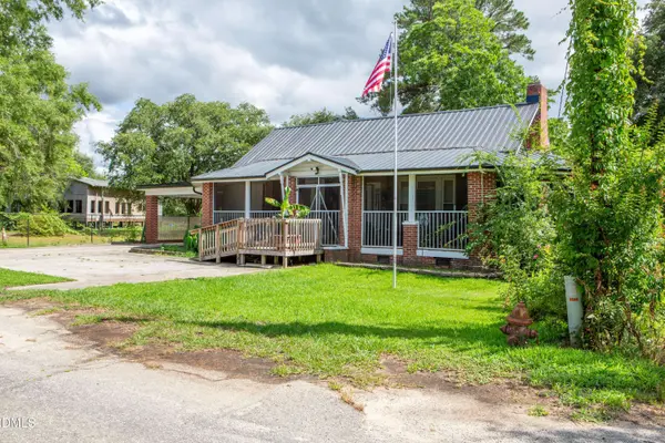 211 E Elm Street, Bladenboro, NC 28320
