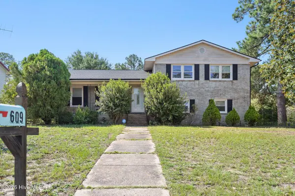 609 Francis CT