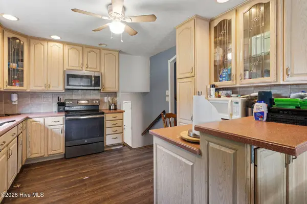 609 Francis CT, Spring Lake, NC 28390
