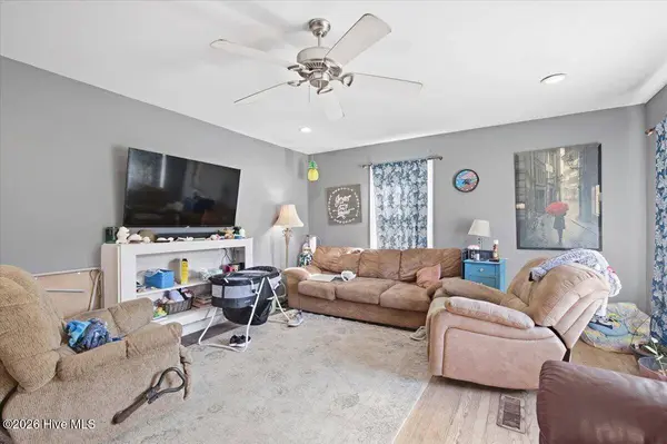 613 E Chelly ST, Warsaw, NC 28398