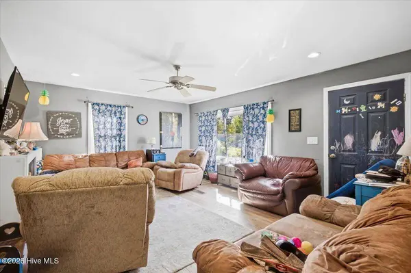 613 E Chelly ST, Warsaw, NC 28398