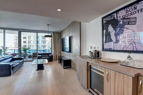 200 Biscayne Boulevard Way #3901, Miami, FL 33131