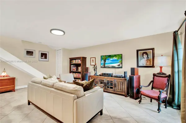 7966 CAMINO CIR #B-3, Miami, FL 33143