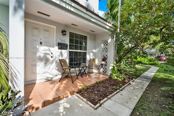 7966 CAMINO CIR #B-3, Miami, FL 33143