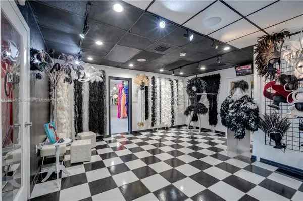 1121 NW 29th St, Miami, FL 33127