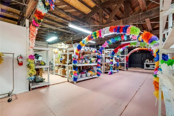 1121 NW 29th St, Miami, FL 33127