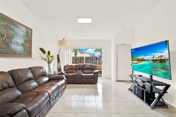 11037 SW 152nd Ct, Miami, FL 33196