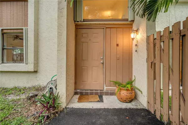 11483 SW 109th RD #2E, Miami, FL 33176