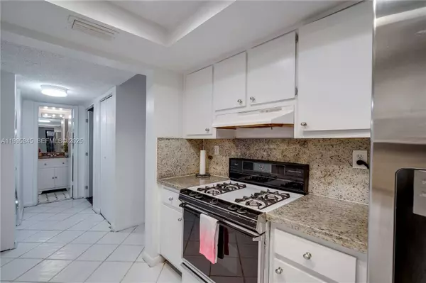 11483 SW 109th RD #2E, Miami, FL 33176