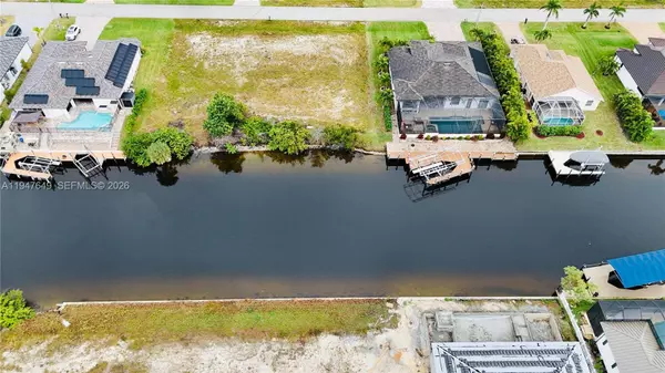 718 NW 38 pl, Cape Coral, FL 33993