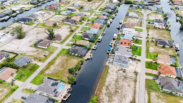 718 NW 38 pl, Cape Coral, FL 33993