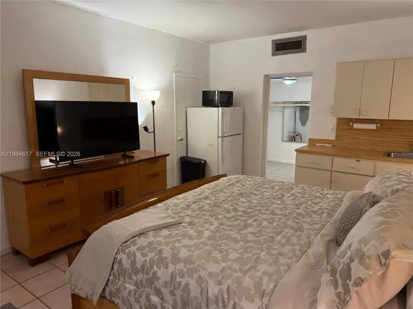 26 W Diplomat Pkwy #2229, Hallandale Beach, FL 33009