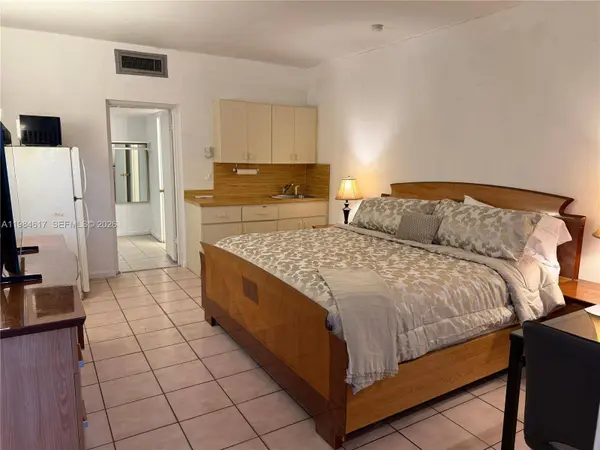 26 W Diplomat Pkwy #2229, Hallandale Beach, FL 33009