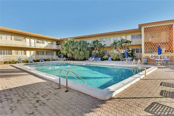 26 W Diplomat Pkwy #2229, Hallandale Beach, FL 33009