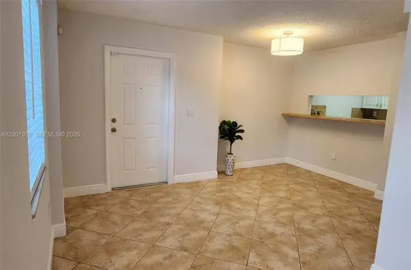29 Santillane Ave #2, Coral Gables, FL 33134