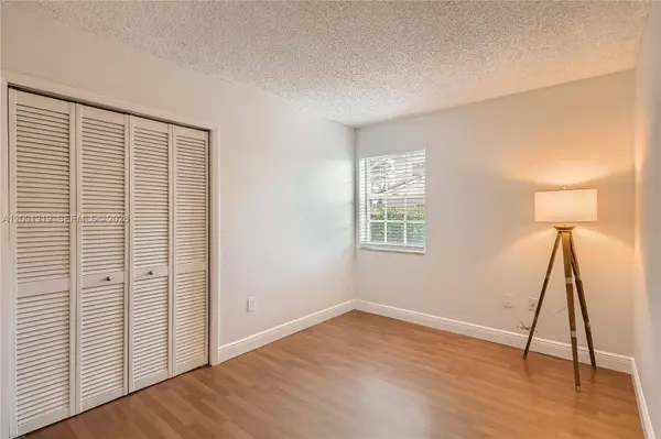 29 Santillane Ave #2, Coral Gables, FL 33134