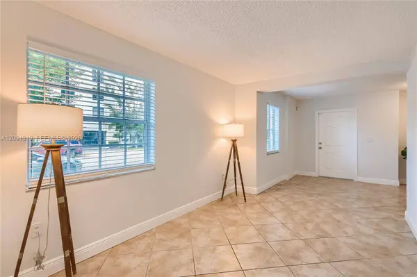 29 Santillane Ave #2, Coral Gables, FL 33134
