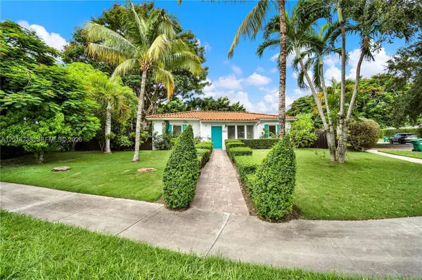 6890 SW 51st St, Miami, FL 33155