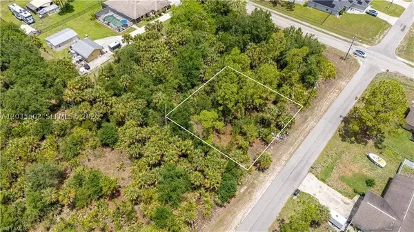 521 Clayton Ave, Lehigh Acres, FL 33972