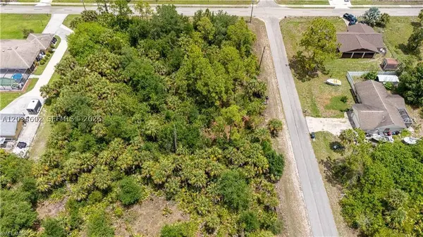 521 Clayton Ave, Lehigh Acres, FL 33972