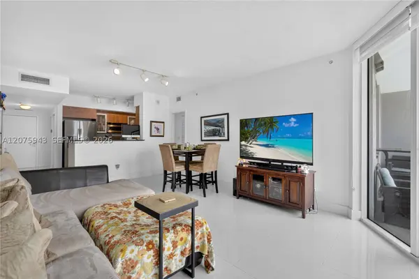335 S Biscayne Blvd #1503, Miami, FL 33131