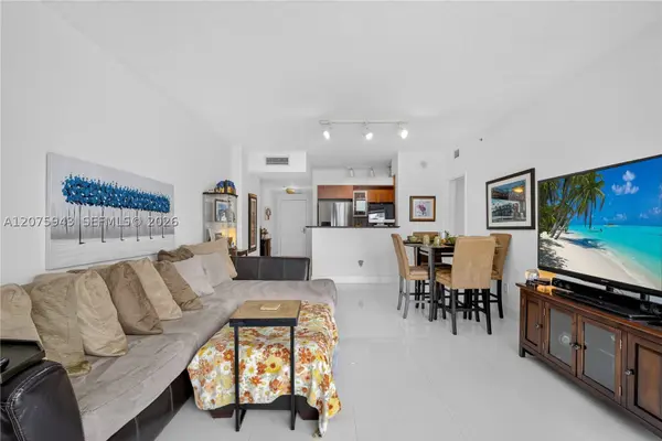 335 S Biscayne Blvd #1503, Miami, FL 33131