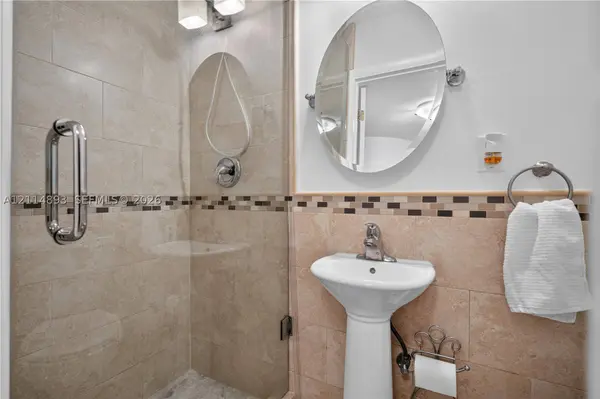 8279 NW 7th St #8279, Miami, FL 33126