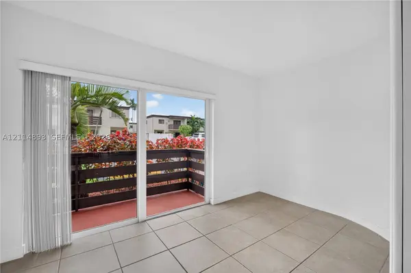 8279 NW 7th St #8279, Miami, FL 33126