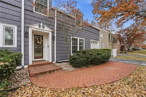 2105 W 50th TER, Mission Woods, KS 66205