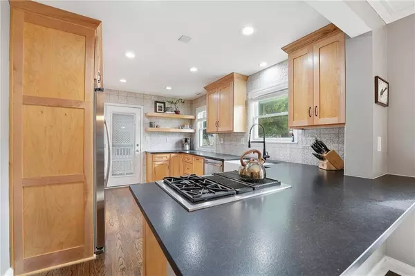 2105 W 50th TER, Mission Woods, KS 66205